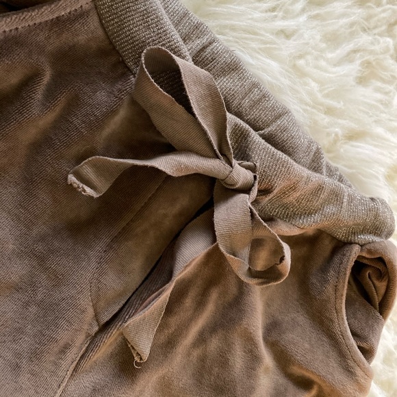 Chic joggers - Picture 3 of 4